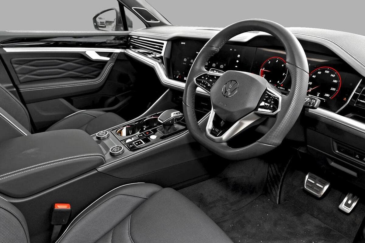 2024 Volkswagen Touareg 210TDI R-Line RC Auto 4MOTION MY24 image 6