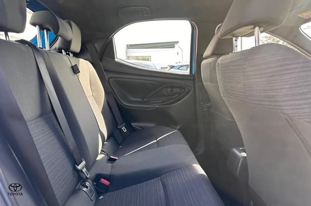 2022 Toyota Yaris Ascent Sport image 24