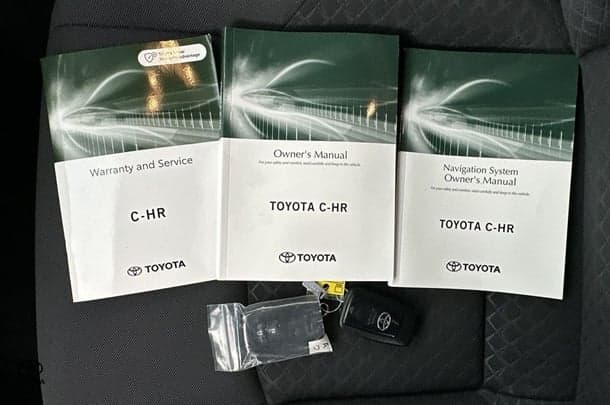 2023 Toyota CH-R GXL-2WD image 5