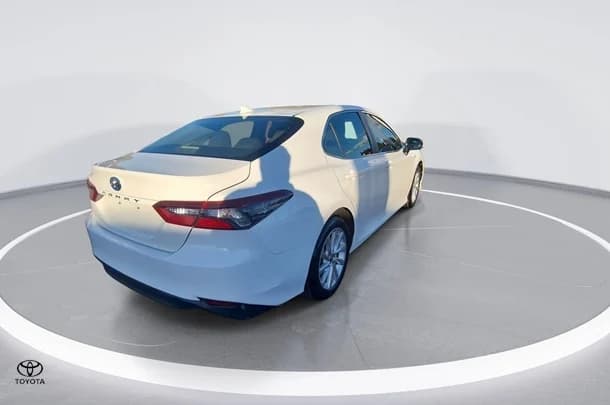 2021 Toyota Camry Hybrid Ascent image 3