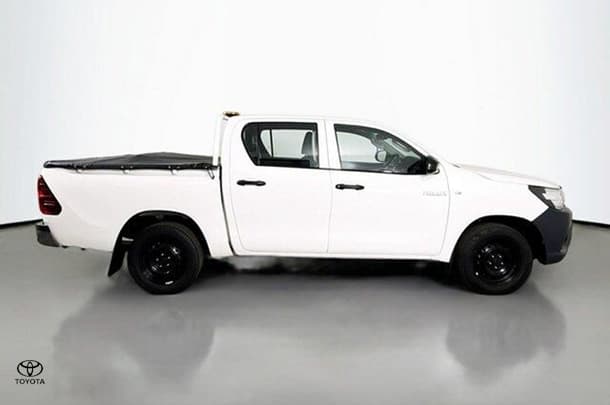 2020 Toyota Hilux Workmate image 10