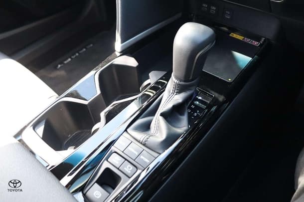 2024 Toyota Camry Hybrid SL image 18