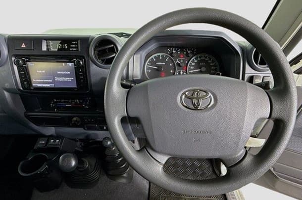 2021 Toyota LANDCRUISER MILITARY GXL image 16