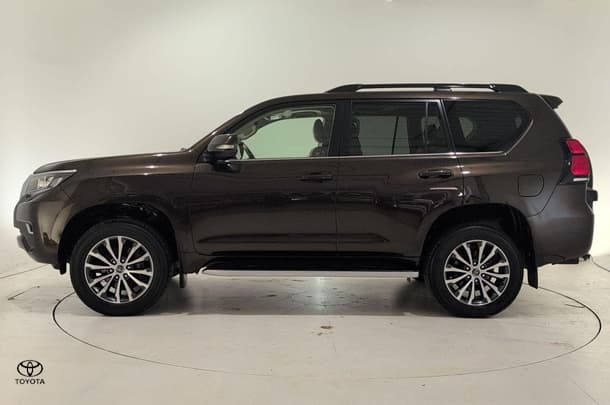 2022 Toyota Prado Kakadu image 7