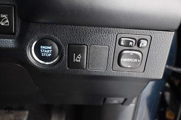 2018 Toyota RAV4 GXL AWD image 16