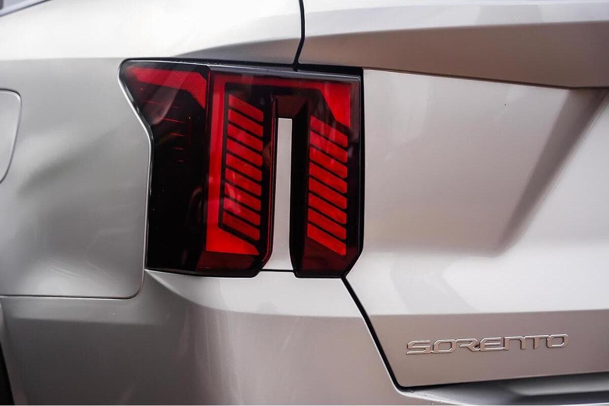 2024 Kia Sorento GT-Line Auto MY25 image 18