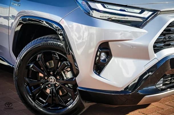 2024 Toyota RAV4 Hybrid XSE 2WD image 2