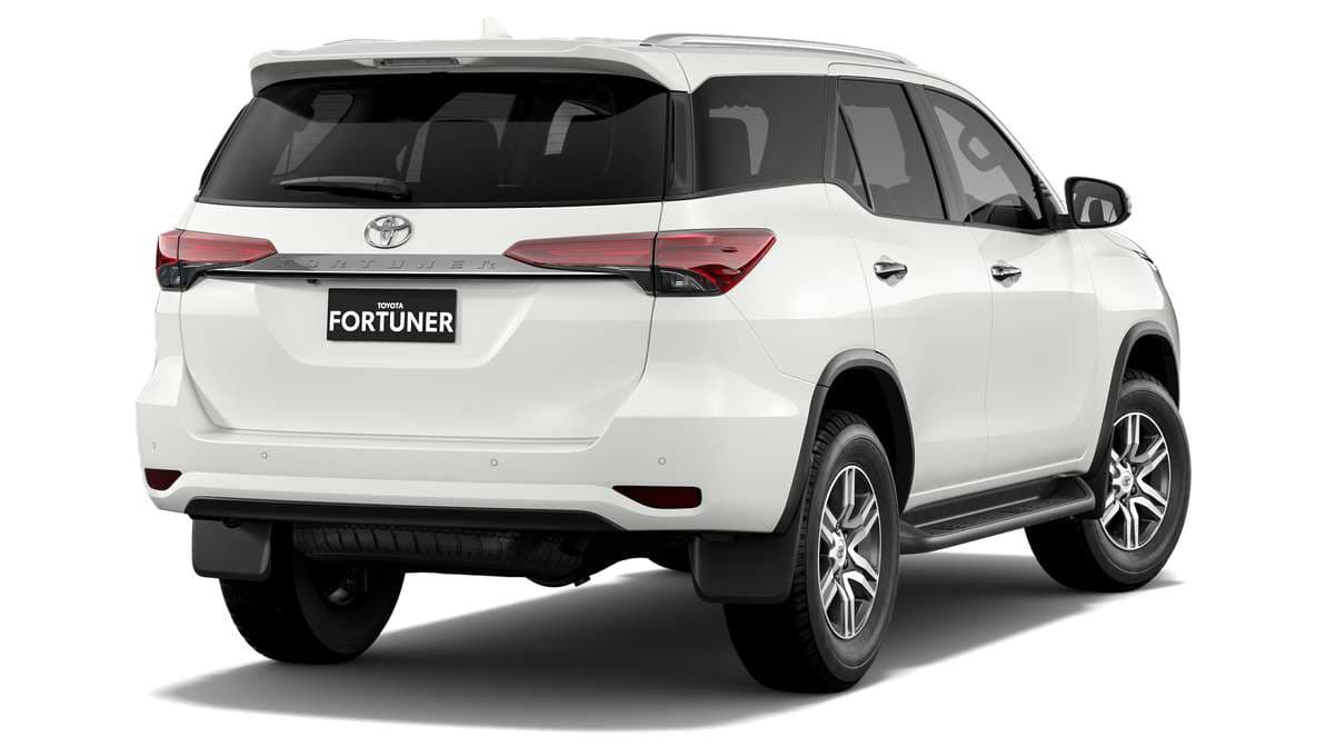 2024 Toyota Fortuner GXL Automatic image 3