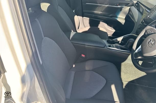 2021 Toyota Camry Hybrid Ascent image 11