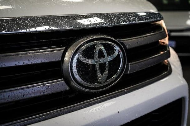 2019 Toyota Hilux 4x4 SR image 9