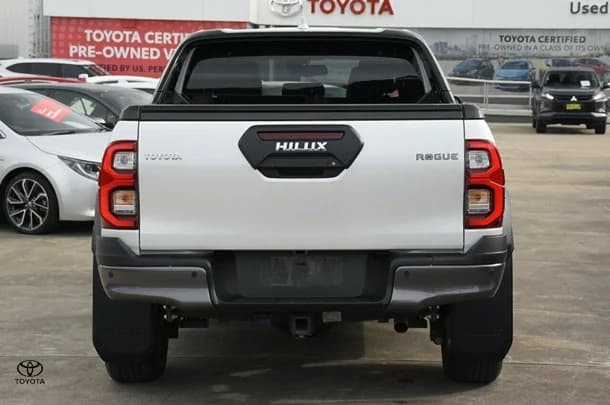 2023 Toyota Hilux 4x4 Rogue image 18