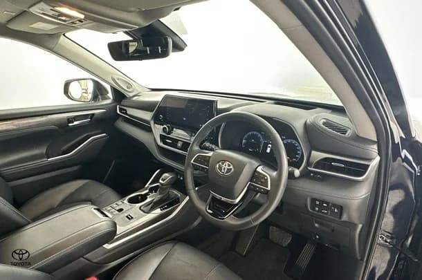 2023 Toyota Kluger 4x2 GRANDE image 17