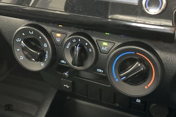 2024 Toyota Hilux Workmate image 21