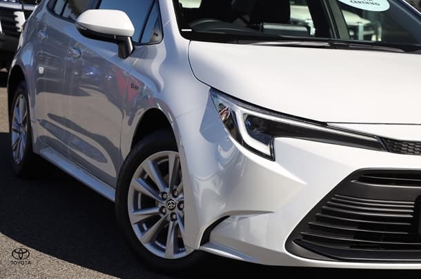2024 Toyota Corolla Sedan Hybrid Ascent Sport image 8