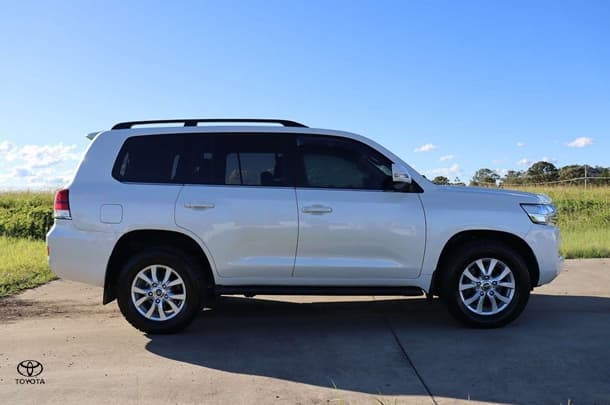 2018 Toyota Landcruiser VX image 10
