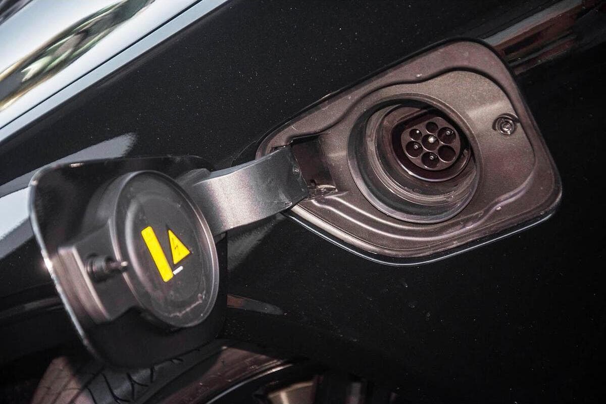 2024 Volvo S60 Recharge T8 Black Edition Auto AWD MY24 image 20