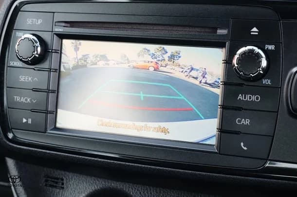 2017 Toyota Yaris Ascent image 8