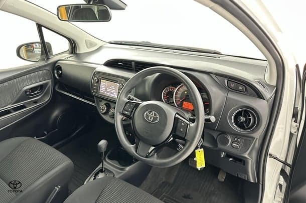 2019 Toyota Yaris Ascent image 12