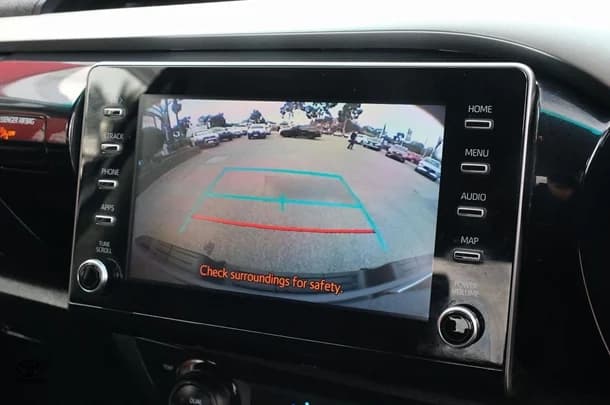 2022 Toyota Hilux SR5 image 9