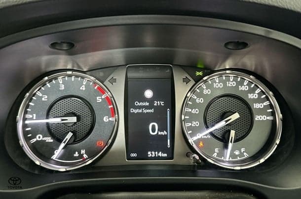 2024 Toyota Hilux Workmate image 17