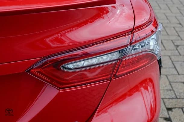 2021 Toyota Camry Hybrid SL image 14