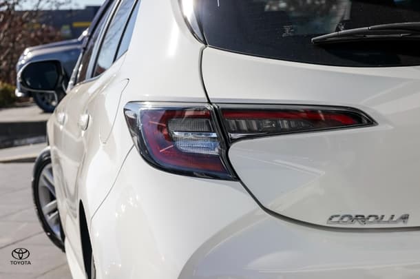 2018 Toyota Corolla Ascent Sport image 19