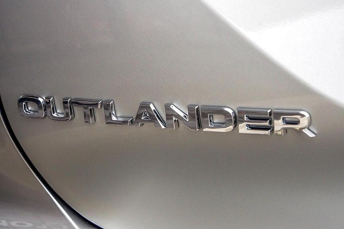 2025 Mitsubishi Outlander Exceed Tourer ZM Auto AWD MY24 image 7