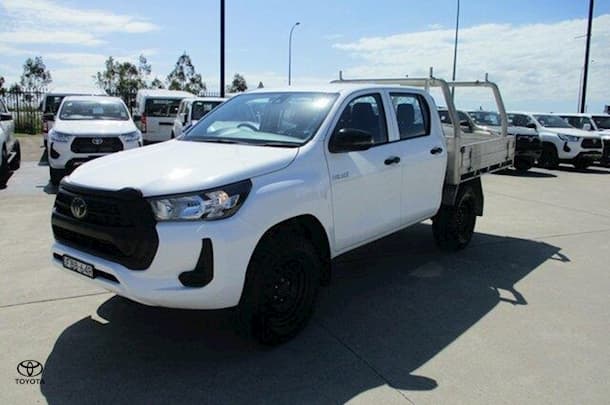 2023 Toyota Hilux 4x4 SR5 image 17