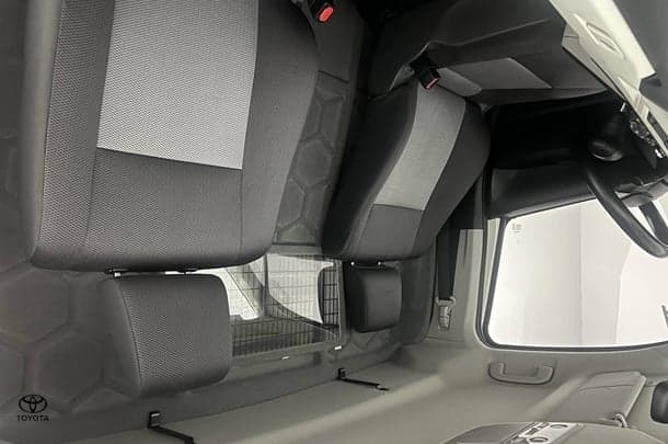 2020 Toyota Hiace LWB image 17