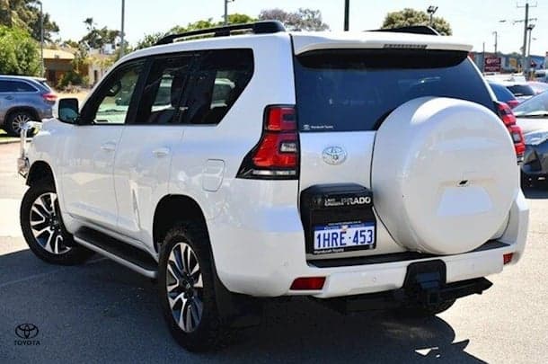 2022 Toyota Prado VX image 3