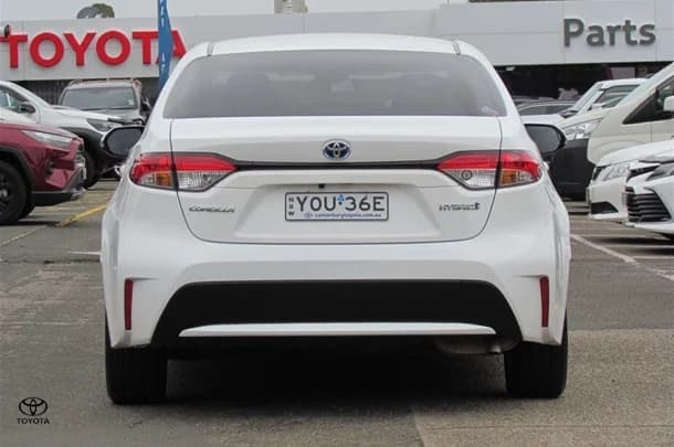 2022 Toyota Corolla Sedan Hybrid Ascent Sport image 5