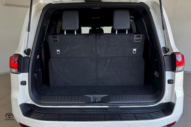 2022 Toyota Landcruiser GXL image 14