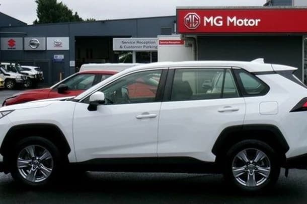 2022 Toyota RAV4 GX image 8