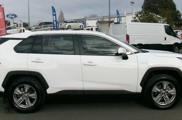 2023 Toyota RAV4 GX image 5