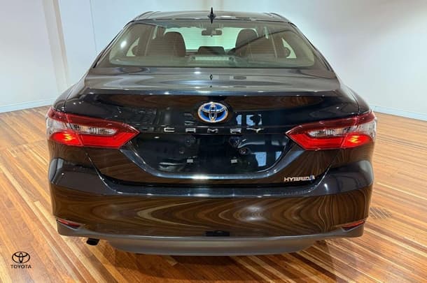 2024 Toyota Camry Hybrid Ascent image 8