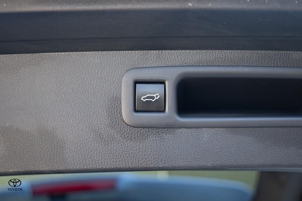 2022 Toyota KLUGER HYBRID AWD GRANDE image 23