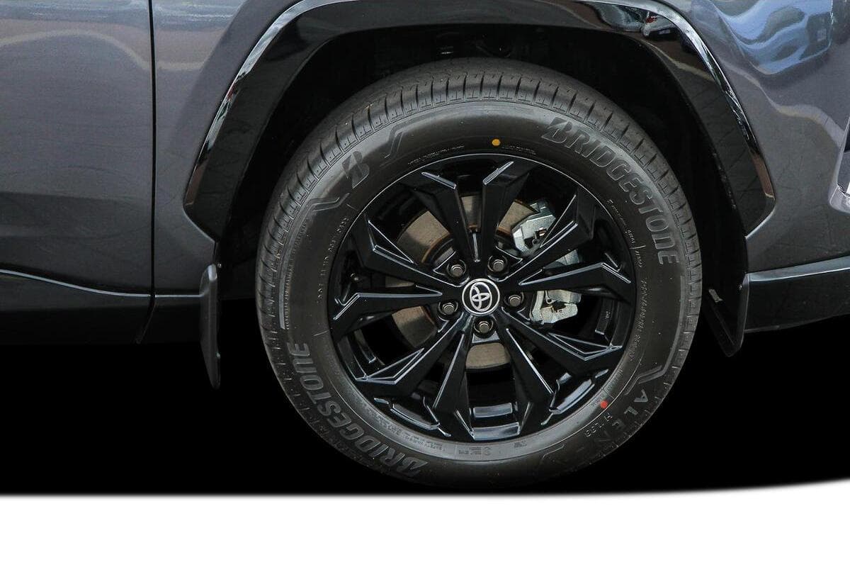 2025 Toyota RAV4 XSE Auto 2WD image 9