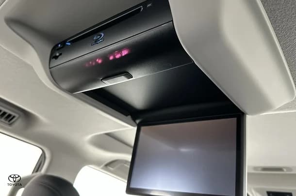 2022 Toyota Prado Kakadu image 38