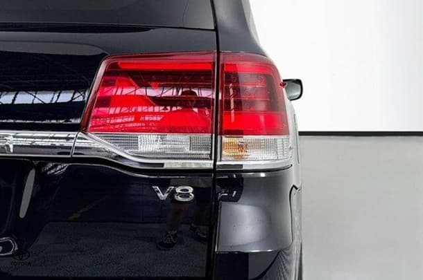 2021 Toyota LANDCRUISER GXL image 8