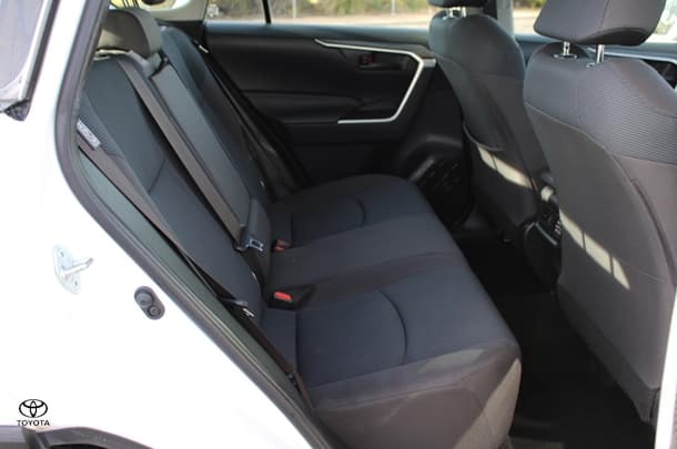 2020 Toyota RAV4 GX-2WD image 18