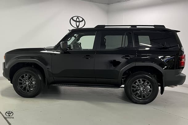 2025 Toyota Prado GXL image 9