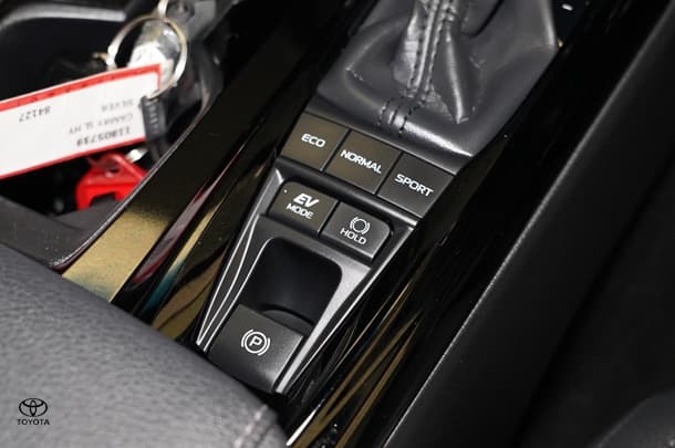 2024 Toyota Camry Hybrid SL image 13