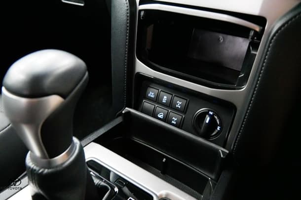 2023 Toyota Prado VX image 12