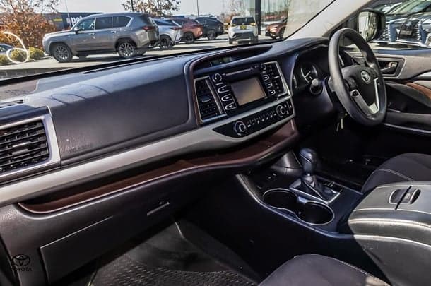 2015 Toyota KLUGER 4x2 GX image 9