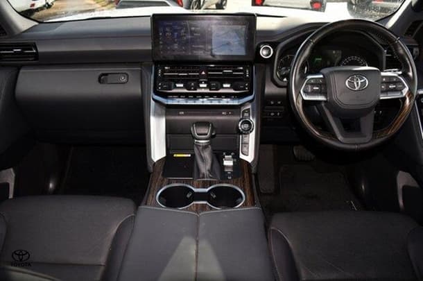 2023 Toyota Landcruiser VX image 6