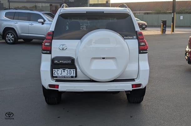 2021 Toyota Prado GXL image 15
