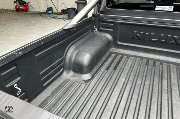 2022 Toyota Hilux 4x4 SR5 image 13
