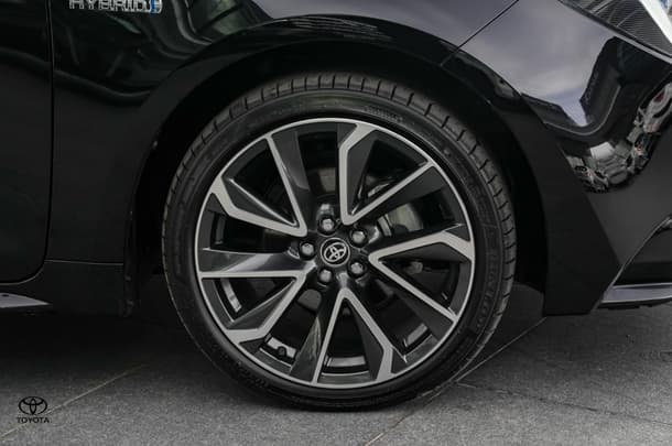 2024 Toyota Corolla Sedan Hybrid ZR image 20