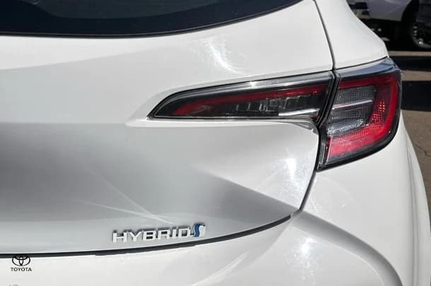 2022 Toyota Corolla Hatch Hybrid Ascent Sport image 9