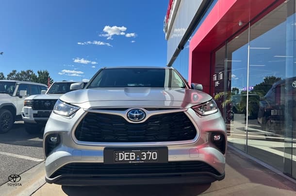 2024 Toyota Kluger GX image 2